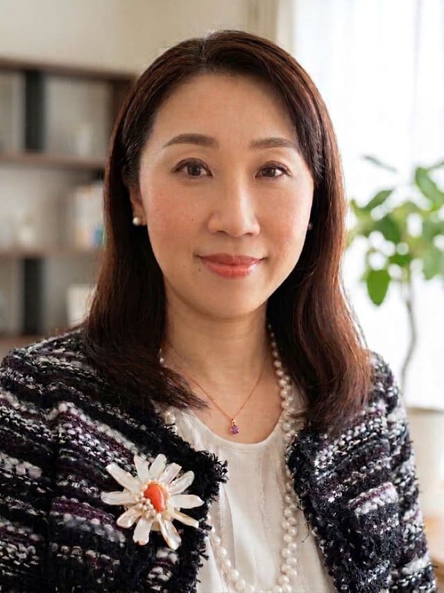 Yanyan Chen