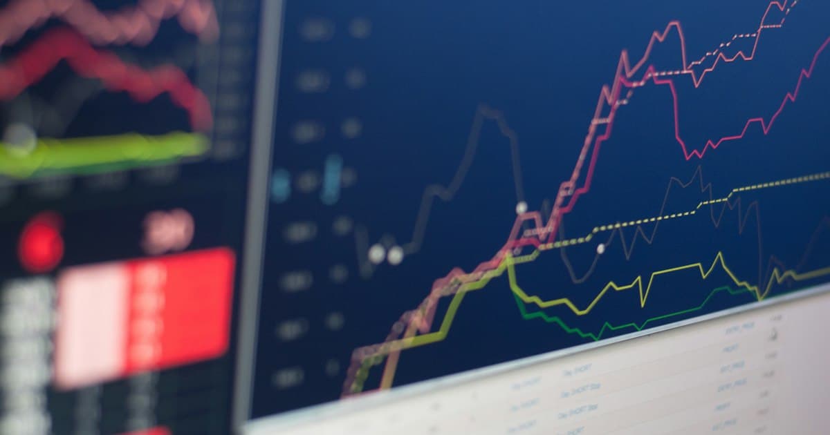 株価チャートが表示されたモニター(イメージ)